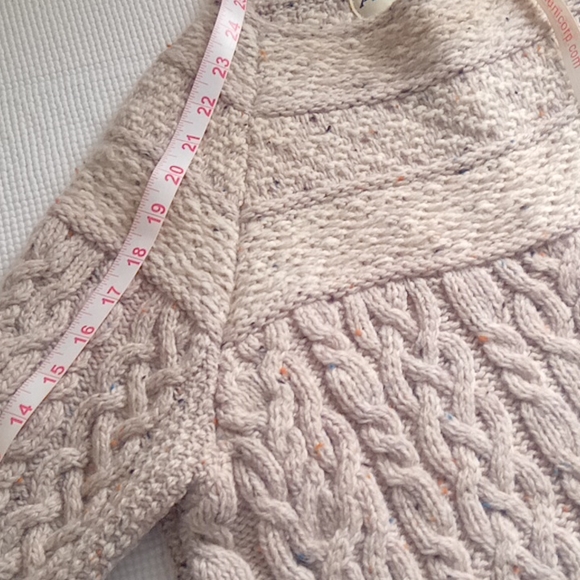 Aran Mor Sweater - Picture 12 of 14